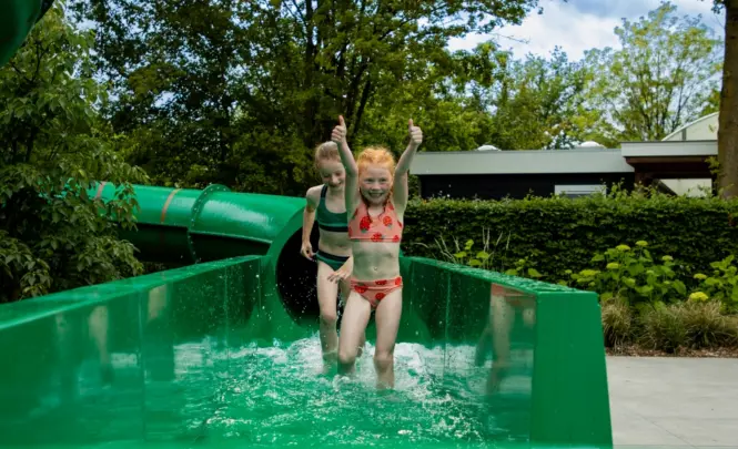 Glijbaan zomervakantie recreatiepark Kaps